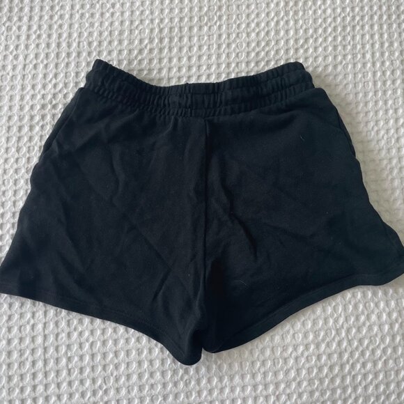Zara - Sporty Black Shorts - Picture 2 of 3